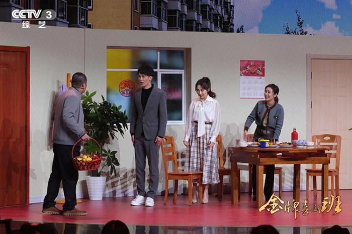 《金牌喜剧班》神秘开场学员直面导师灵魂拷问 “班级大考”谁是人气No.1
